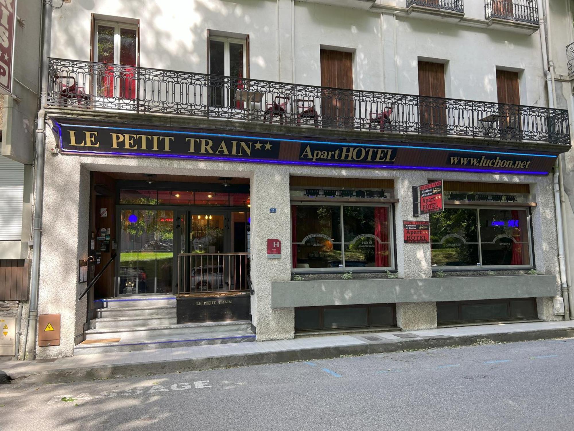 Aparthotel Le Petit Train Bagnères-de-Luchon Exterior foto
